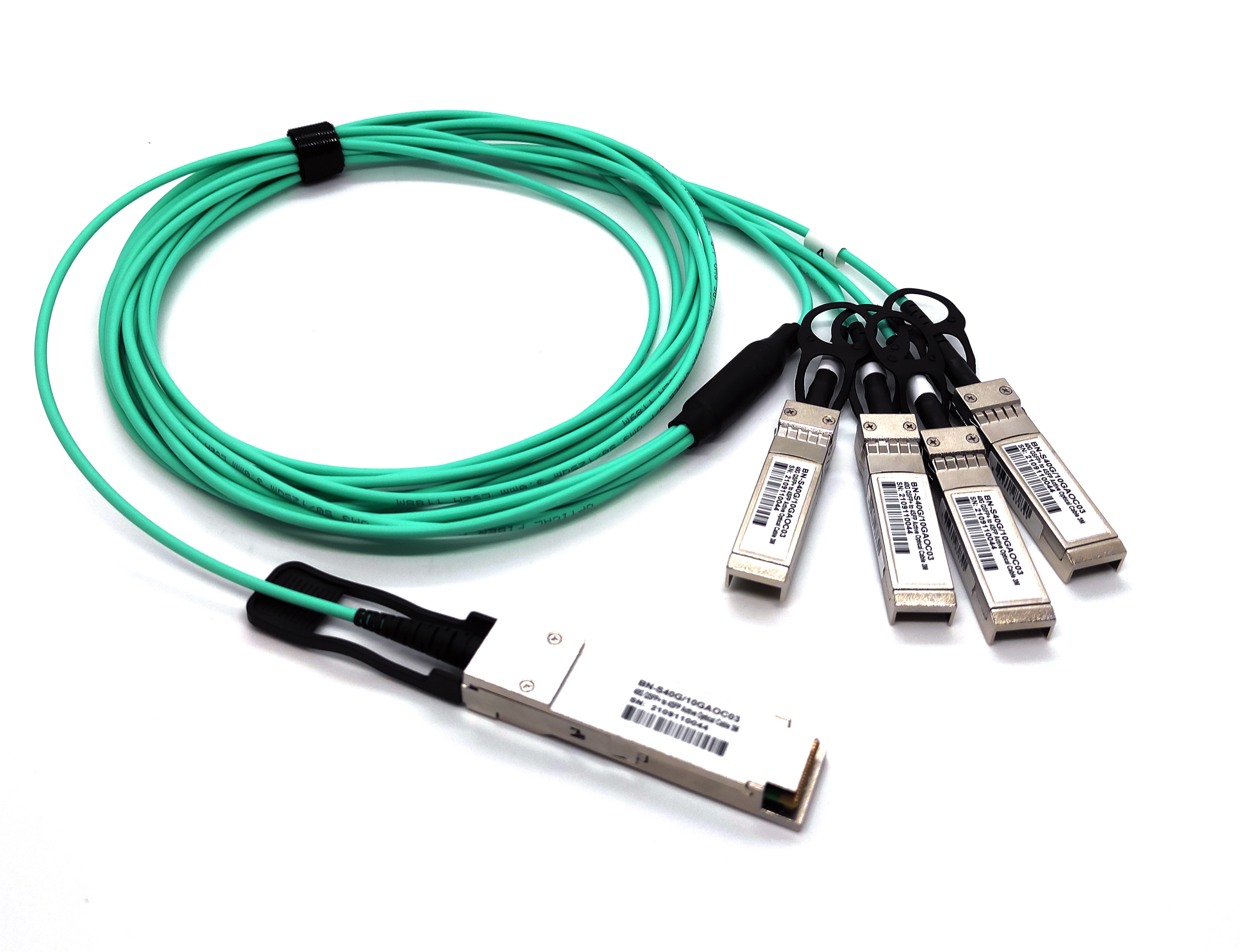 BEEK BN-S40G/4x10G-AOC-05 Beek 40G QSFP+ <-> 4x10G SFP+