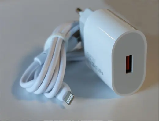 Elba ELB07-USB-25WIOS Beyaz 25W Usb Ev Şarj Kafa+ Usb 1mt Lightning Kablo QC4.0 Hızlı Şarj alternatif görünüm