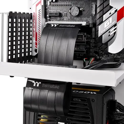 THERMALTAKE AC-045-CN1OTN-C1 PCI-e 3.0 X16 300mm Riser Kablo görseli 3
