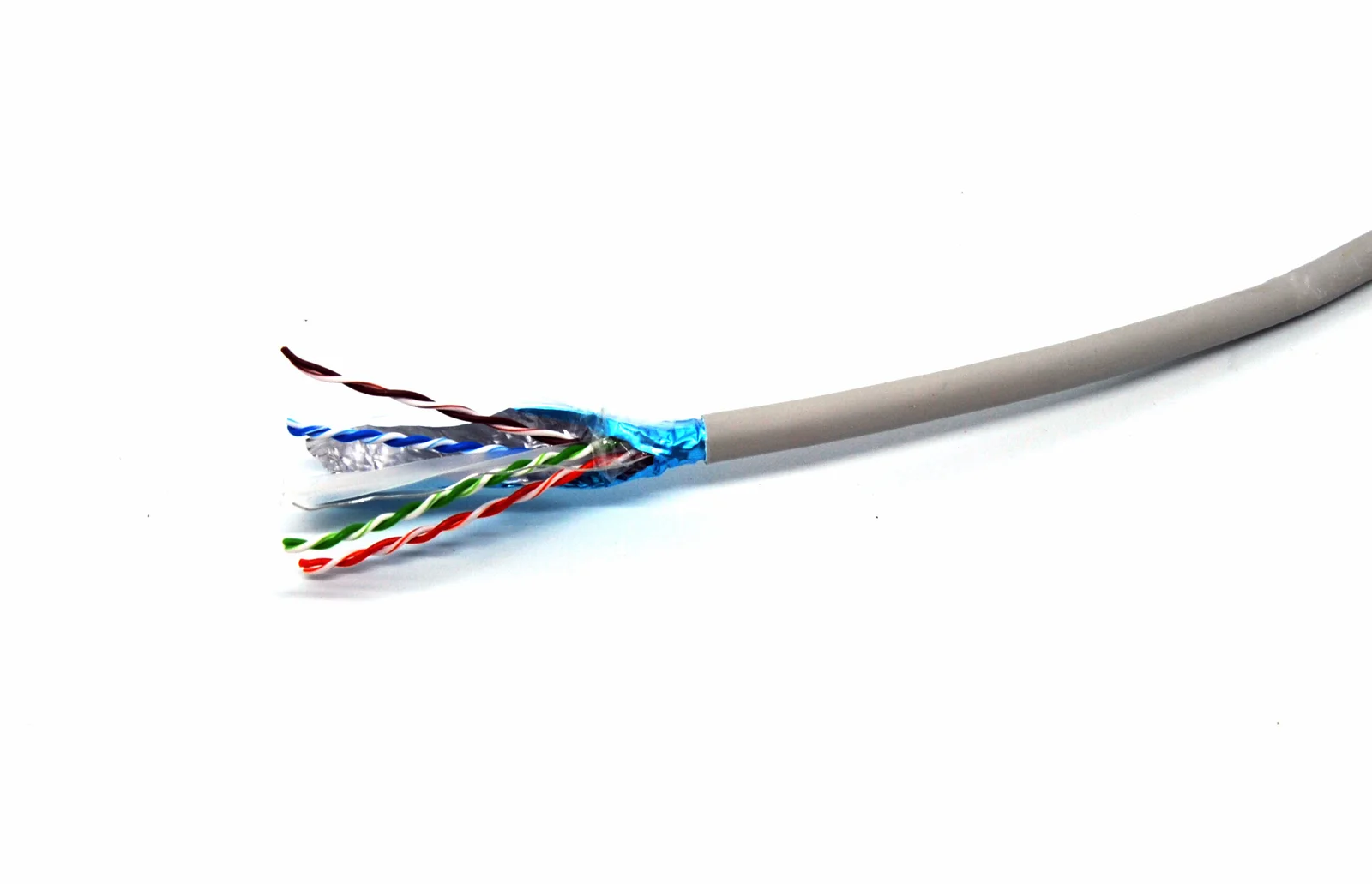 BEEK BC-500-FU6-HF Category 6 (Cat. 6) F-UTP İç Mekan Data Kablosu AWG 23 1/0.4TC OD:7.5mm LSZH Gri renk 500 metrelik
