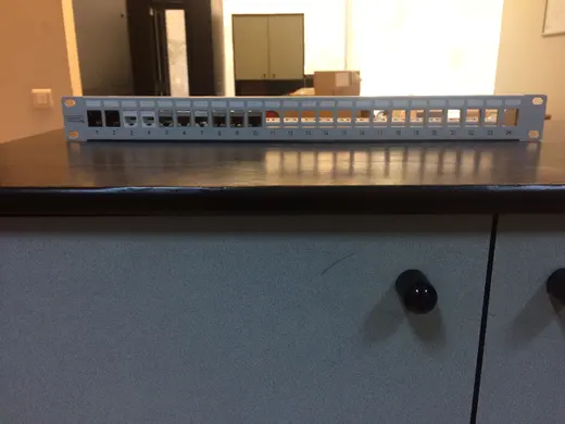 DIGITUS DN-91410 24 Port Boş Patch Panel, Zırhlı, 1U Yüksekliğinde, Gri Renk