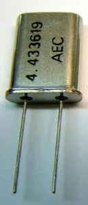 SCHUKAT QM004.433618 KRISTAL, 4,433618 MHz HC-18/U