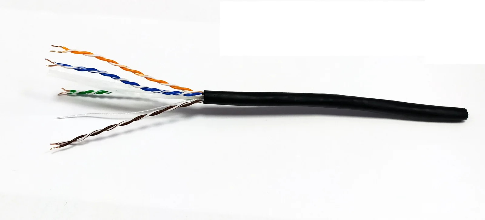 BEEK BC-500-UU6-OD Category 6 (Cat. 6) U-UTP Dış Mekan Data Kablosu 4x2x23 AWG PE Siyah renk 500 metrelik rulolarda